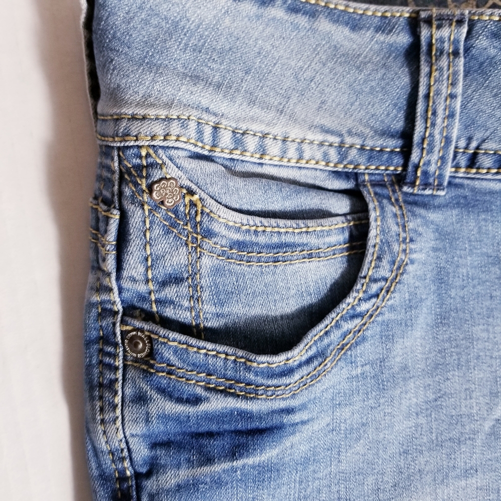 WALLFLOWER MID RISE 2 BUTTON JEAN SIZE 5 - Picture 10 of 12